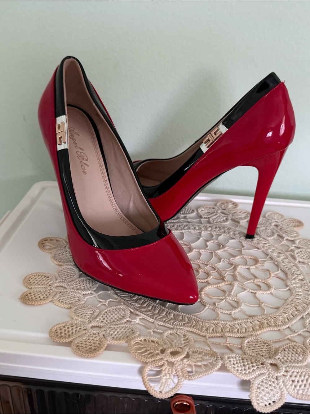 Red Patent Pointed-Toe High Heels size 7.5